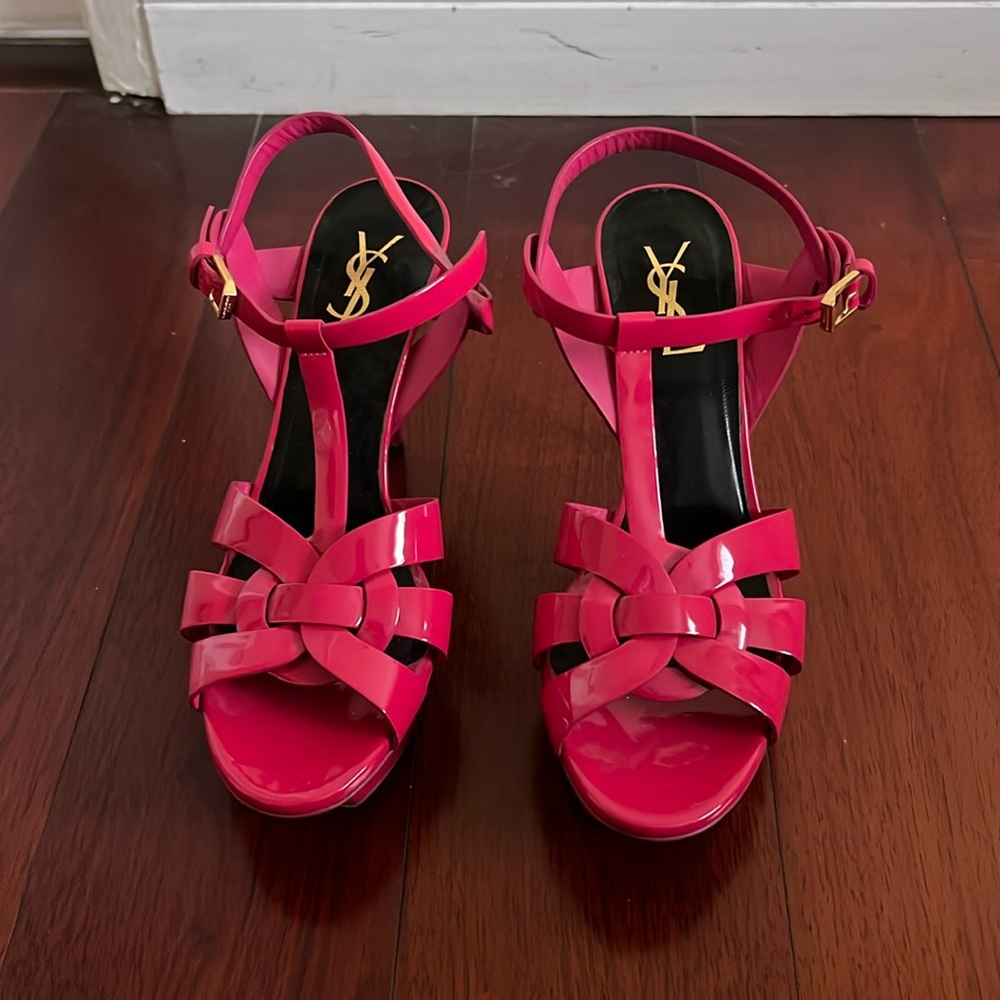 Authentic Saint Laurent
Tribute patten leather sandal
Hot pink 
Size 39